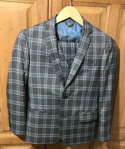 Boys 9yrs tailor made - made, 3